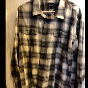 Patagonia Mens XL Gray Plaid button down long sleeve shirt